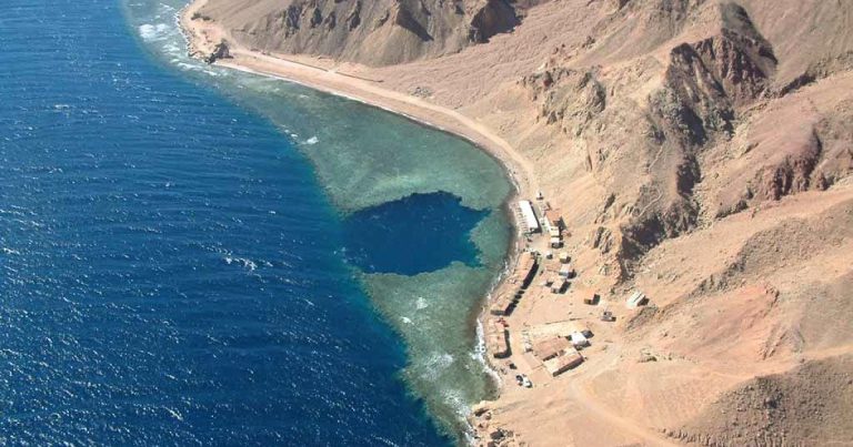 1200x630px-Blue_Hole_Red_Sea_12.jpg