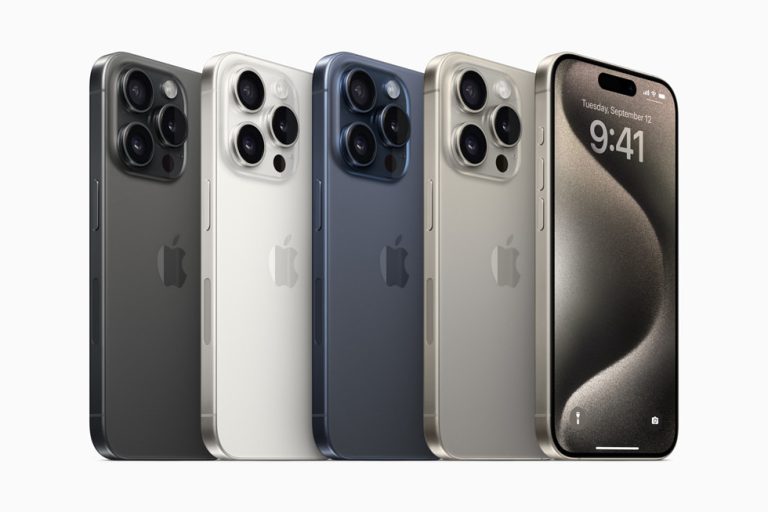 Apple-iPhone-15-Pro-lineup-color-lineup-230912_big.jpg.large_.jpg