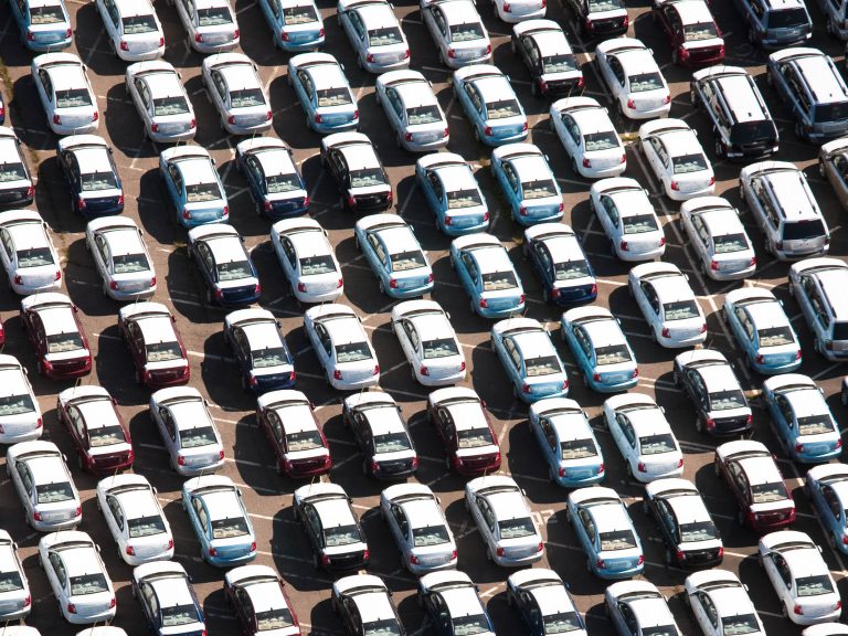 Transpo-parkinglot-91275970.jpg