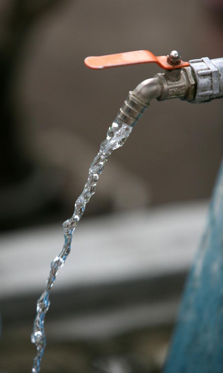 Clean_water_for_a_village_in_West_Lombok_10686572086.jpg