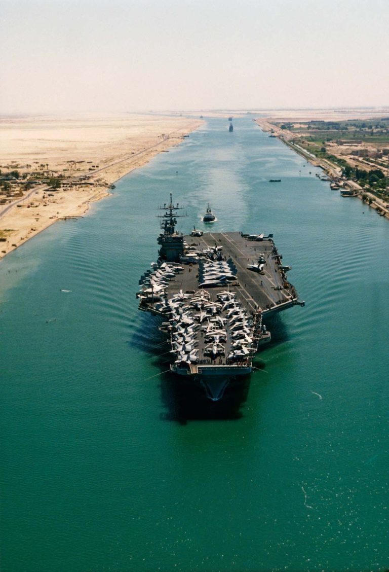 Dwight-D-Eisenhower-aircraft-carrier-Suez-Canal.jpg