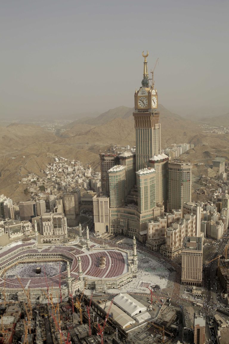 makkahroyalclocktowerhotel_aerial1_sblg.jpg