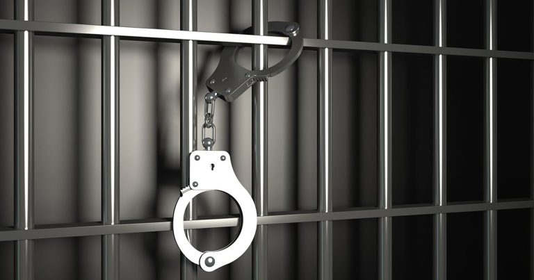 636427129074337816-Prison-Bars-Cuffs-2.jpg