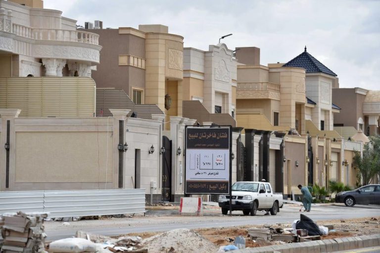 202012mena_saudi_migrant_workers.jpg