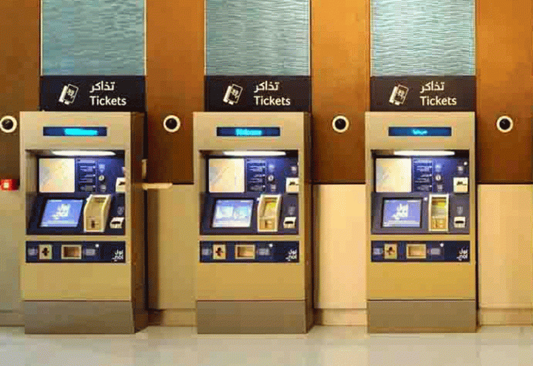 Dubai-Metro-vending-machine-1.gif