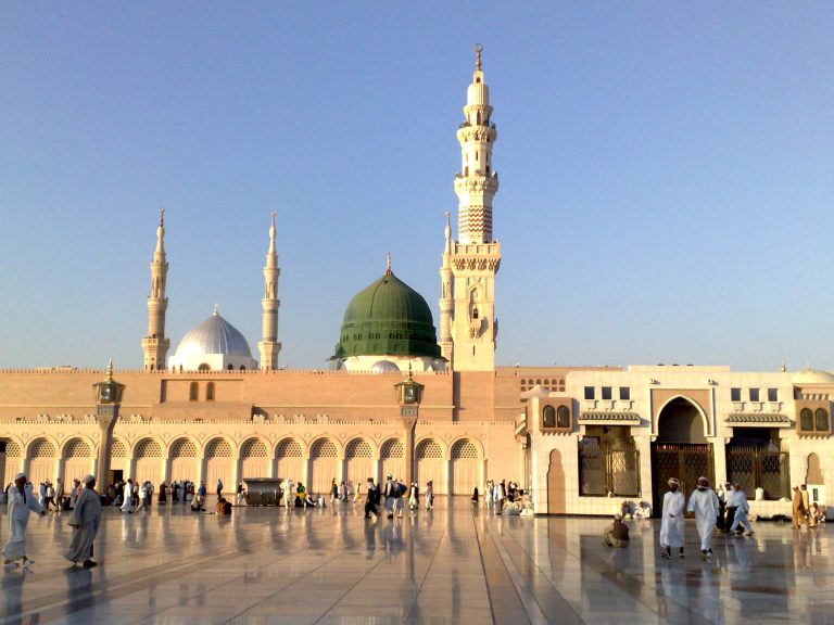 Madeena_masjid_nabavi_12122008230.jpg