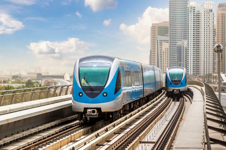 6gw8o2r4-dubai-metro-3.jpg
