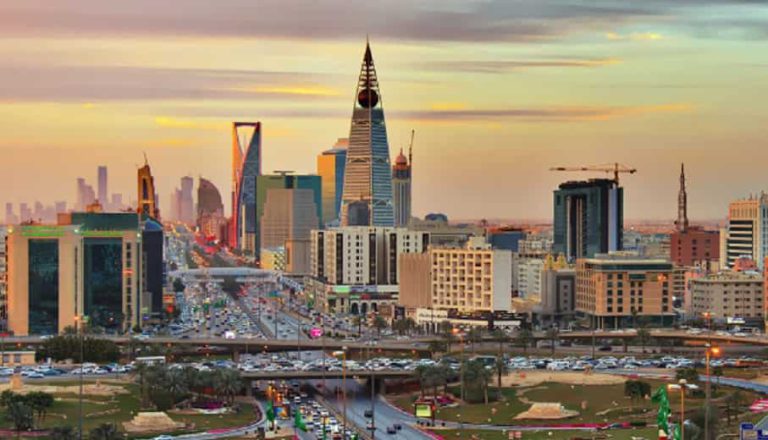 Saudi-Arabia-bans-Tattoos-Tanning-at-Barbershops-Saudi-Expatriates.com_.jpg