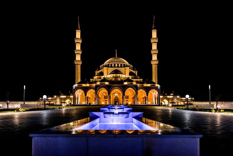 linea-light-group-sharjah-mosque-mosques-archello.1601059881.7473.jpg