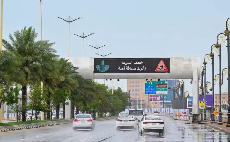 gulfnews_import_2024_05_04_saudi-rain_18f42ab5d20_large.jpg