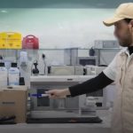 കാൻസർ ചികിത്സയ്ക്കായി ഗാസയിലെ പെൺകുട്ടിയെ സൗദി സഹായ സംഘം ജോർദാനിലേക്ക് മാറ്റി.